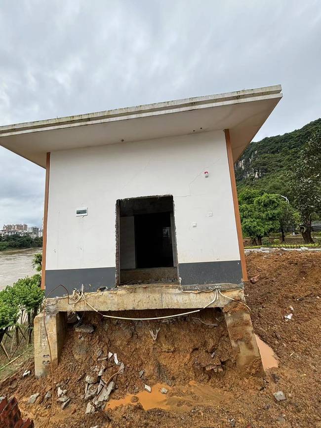 玉林某自然生態修復提升工程公廁房屋糾偏扶正加固